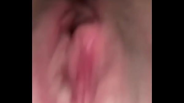 Chica filmandose la concha  