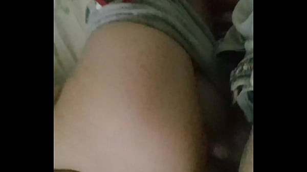 Se qued&oacute; quieta y me la com&iacute; bien sabrosa, est&aacute; buena ella.