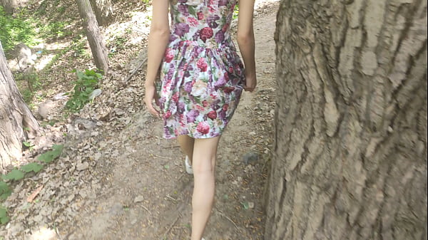 Girlfriend Sucked Me In The Park! 