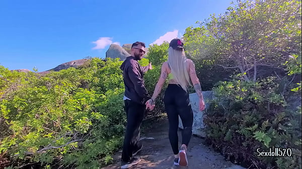 Safada Garganta profunda Boquete em P&uacute;blico para um estranho!