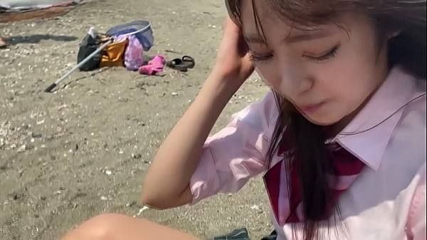 ハメ撮り　夏の思い出おじちんぽ中毒娘（１８）と潮吹き即イキSEX。 素人 中出し 個人撮影 美女 フェラチオ 潮吹き 可愛い 生ハメ お掃除フェラ