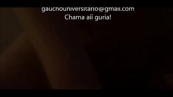 Amiga cavalgando e gozando