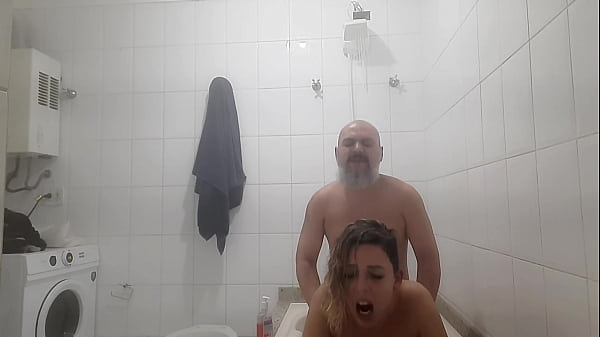 Real sex of an amateur couple in the bathroom
