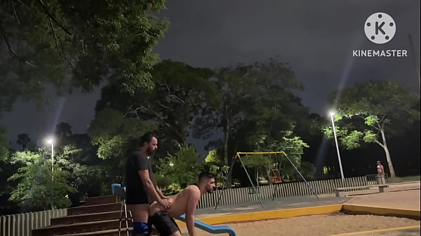 URS&Atilde;O ENCHEU ME CU DE PORRA NA PRA&Ccedil;A. 