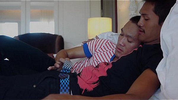 Asian Twinks Daniel and Guy Bareback