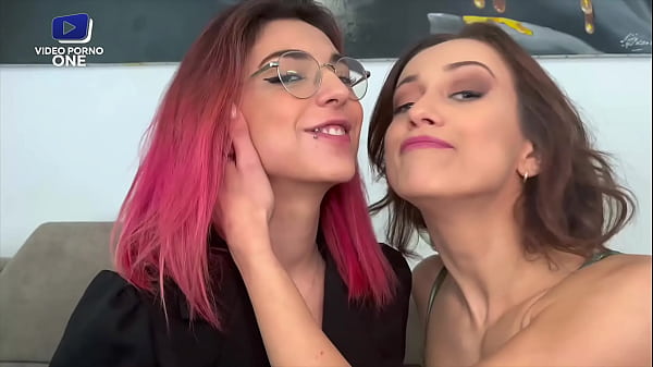 Une bonne partouze entre potes ! Ils &eacute;changent leurs femmes...