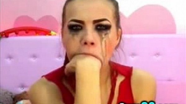 Cam Girl Face Fucks and Gags Her Self Hard - camg8