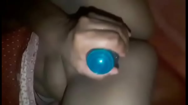 Esposa  de tocache gozando dildo grande en 4 por la pusa- parte 1