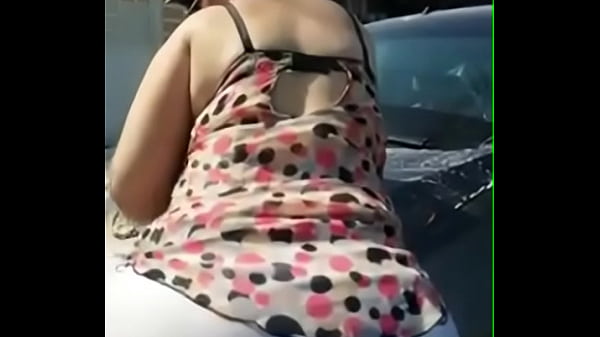 la vivi manaba mostrando su gran trasero en la calle