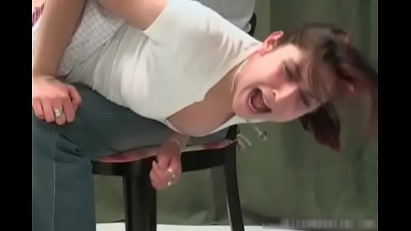 Sexy teen hot babe hets her nice ass 