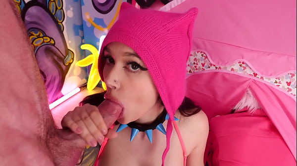 Purple Annelitt enjoys threesome  