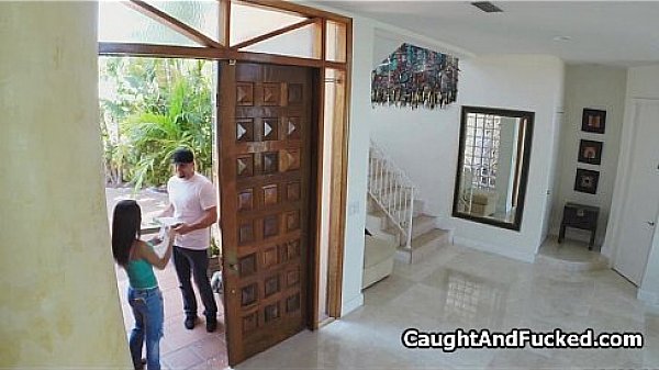 Bigtit ebony teen fucks for pizza