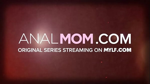 A MILF with A Big Butt, May It Bring The Christmas Spirit - Rose Monroe