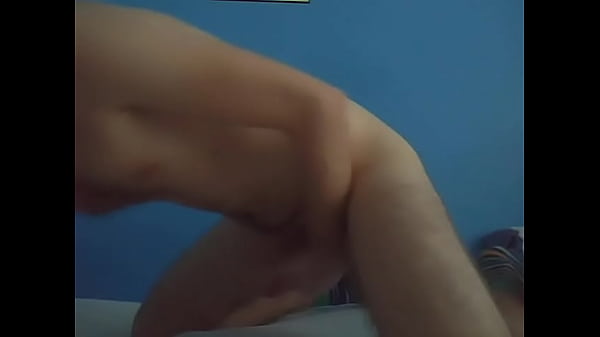 Jerking off on all fours