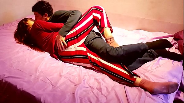 Me corro sobre su gran culo y sigo follando su co&ntilde;o  