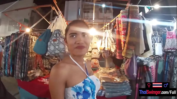 Asian teen girlfriend felt like giving her boyfriend a blowjob once they got home