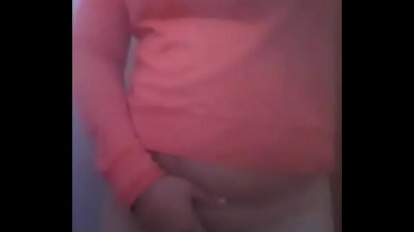 Jovencita toc&aacute;ndose 