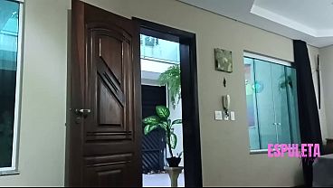 Namorado do seu tio te ajudando a bater sua punheta matinal - JOI - com Espuleta Maia