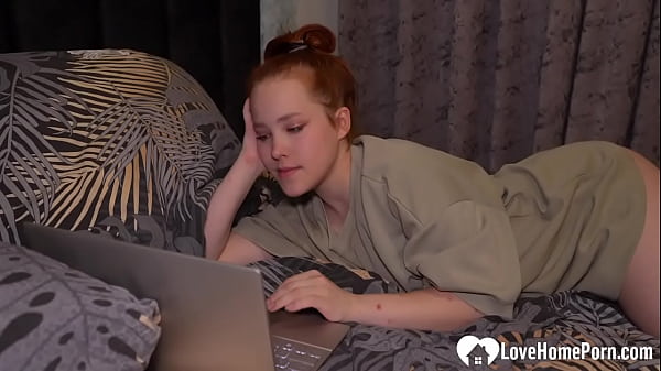 Redhead cuttie likes to fuck under the shower