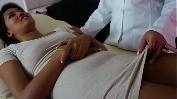 Meravigliose lesbiche scopano e godono