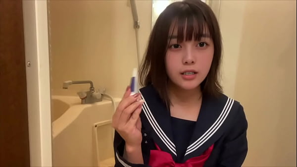 オナニーが気持ち良すぎて大量潮吹き3連発しちゃいました