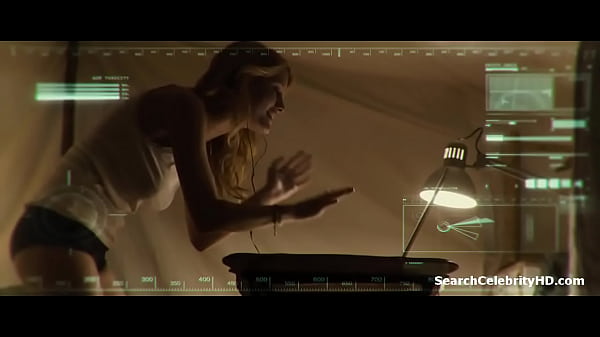 Hot Celeb Ashley Hinshaw Nude in The Pyramid