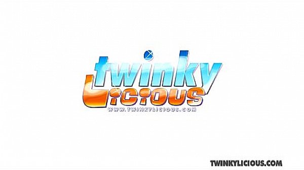 Young stud jerking off solo