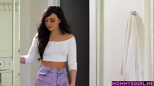 Crazy brunette girl wanted her mature pussy in that moment