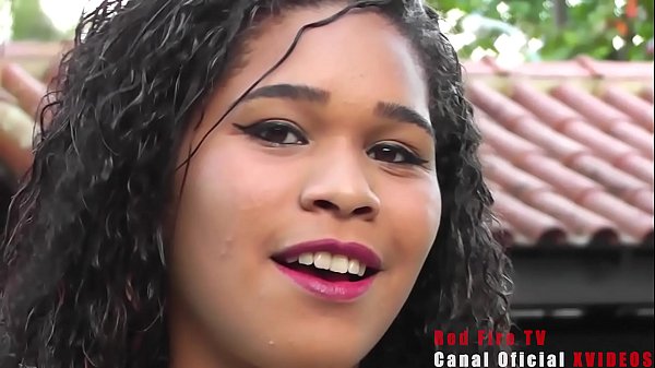 Preta rabuda levou pica de neg&atilde;o na bu&ccedil;a e levou porra na boca  