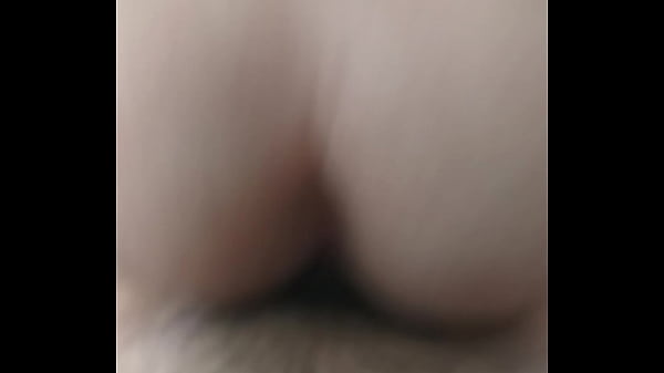 Metendo leite dentro  