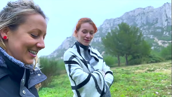 Stella et Emmanuelle en plan &agrave; 4 tr&egrave;s chaud