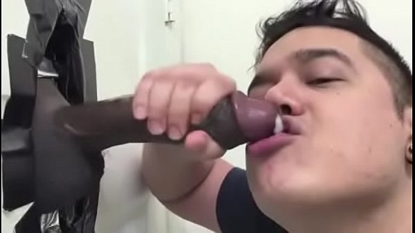 Tomando leitinho do neg&atilde;o dotado