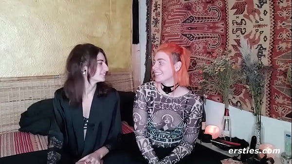 Ersties pr&auml;sentiert Deesiree and Zora. Watch the Hot video!