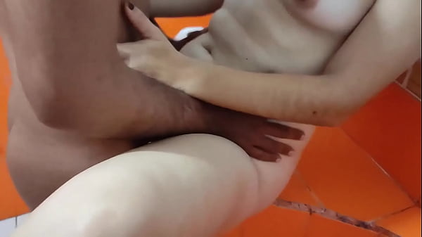 beautiful LATINA wants me to FUCK her while I help her take a bath when we are alone at home, I give her hard from behind  