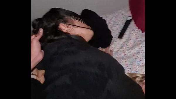 follo a mi vecina argentina Mirella Bella mientras su esposo trabaja