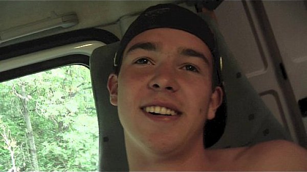 18 Twink - Jerking in My Car