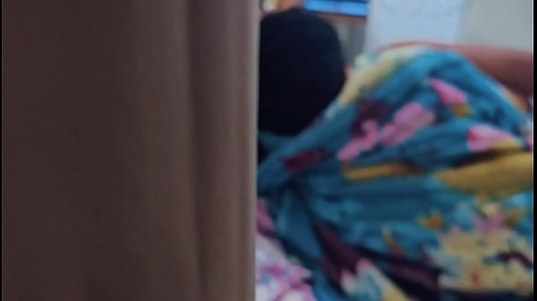 Foi dividir quarto com outro safado e amanheceu levando pica e foram flagrados no ato. FULL ON SHEER. 