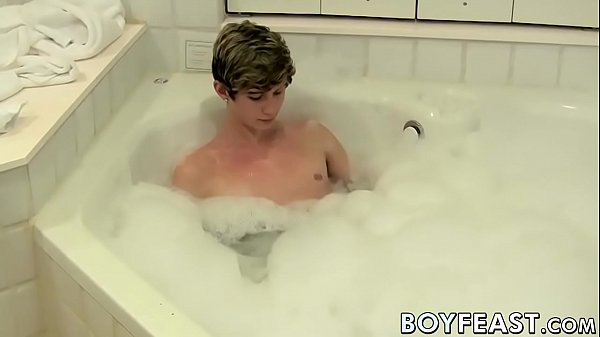 Inked twink solo jerking off huge cock 