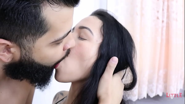 Novinha peituda e lactante se derretendo no meu pau, essa gosta de gozar comigo