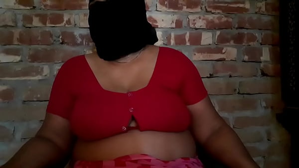 नाइट में भारतीय बीबीडब्ल्यू महिला  