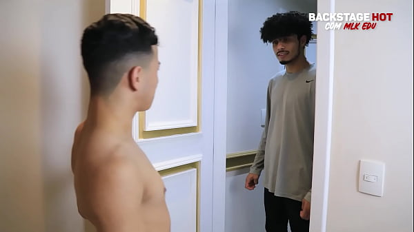 Novinhos no backstage Hot Boys  