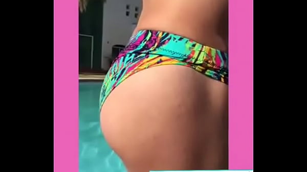 Big ass in the pool