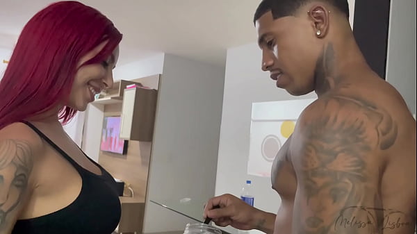 Fui pedir um pouquinho de caf&eacute; para o vizinho e n&atilde;o resisti tive que dar gostoso pra ele