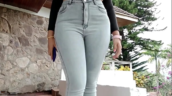 Que musculoso se ve el jardinero! Le dar&eacute; mi co&ntilde;o en bandeja de plata para que me folle