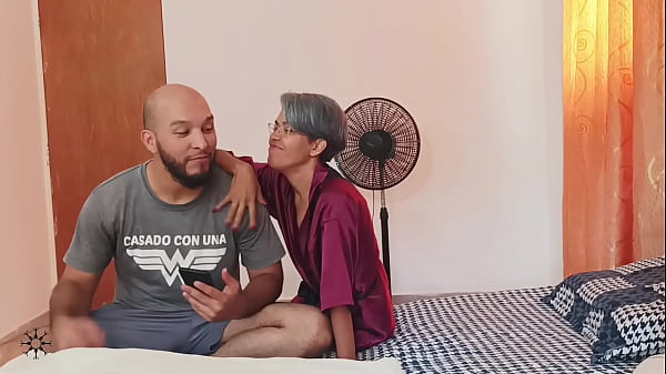 My stepsister shows me some images on her phone and starts to excite me until we end up fucking - Porn in Spanish.