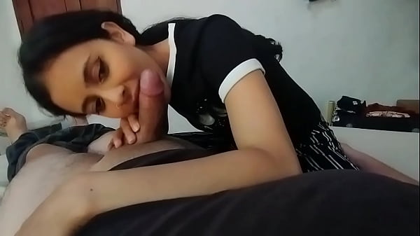 vecina me pide dinero prestado y me paga de esta forma , me le vengo adentro