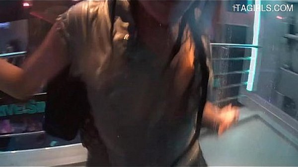 Moglie esibizionista creampie accident