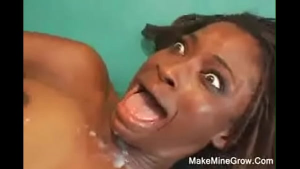 neguinha escandalo dando o cusinho.