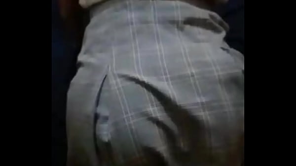 Me cojo a esta hermosa estudiante de perrito y la grabo sin que se de cuenta  