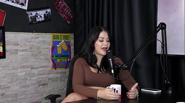 Se identificou com o porn&ocirc; hard, fez gang bang com 7 homens, uma dp, e a s&eacute;rie da Barbie transando... - Vivian Lola (SHEER/RED)